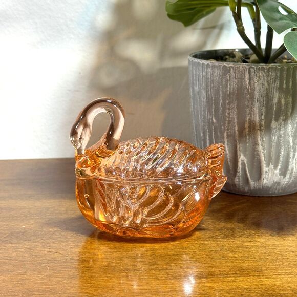 Vintage Glass Swan on the Nest Trinket Box Depression Pink Peach 3.25" h - Picture 1 of 9